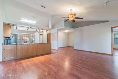 8155 Pineverde Ln, Jacksonville, FL 32244 - photo 7