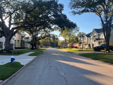 1823 Hewitt Dr, Houston, TX 77018 - photo 3