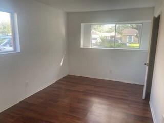 5706 Maywood Dr, Houston, TX 77053 - photo 5