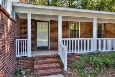 ROCKING CHAIR PORCH