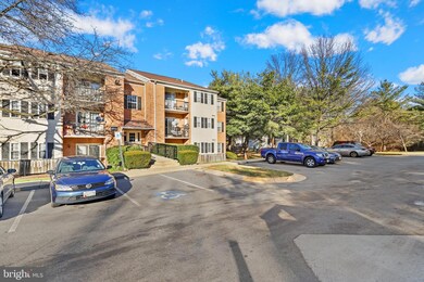 18336 Streamside Dr unit 104, Gaithersburg, MD 20879 - photo 2