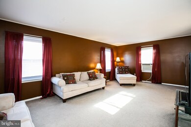 60 Bloomfield Ln, Willingboro, NJ 08046 - photo 5