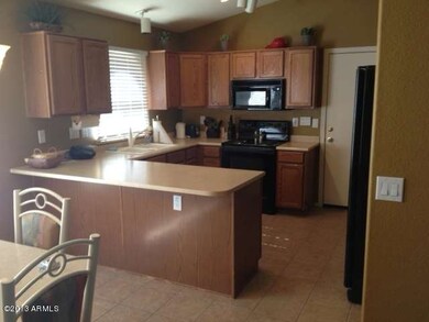 Light Bright Eat-In Kitchen