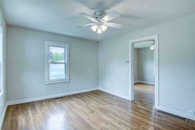 Living Room/Dining Area