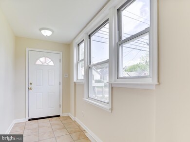 918 Larchmont Ave, Capitol Heights, MD 20743 - photo 5
