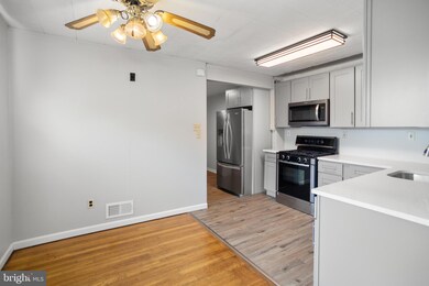 1504 Dover Ct, Glen Burnie, MD 21061 - photo 4