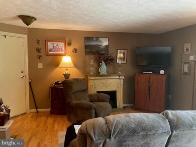 802 Stratford Way unit C, Frederick, MD 21701 - photo 2