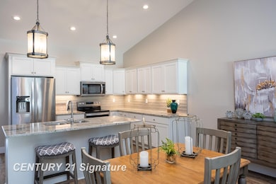 4070 Woodburn Ct, Saginaw, MI 48603 - photo 5