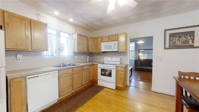 46 Sprague Ave, Cranston, RI 02910 - photo 7