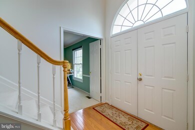 13577 Smallwood Ln, Chantilly, VA 20151 - photo 3