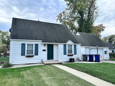 490 S Alfred Ave, Elgin, IL 60123 - photo 2