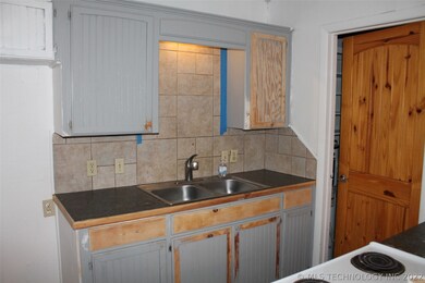 730 7th St, Stuart, OK 74570 - photo 7