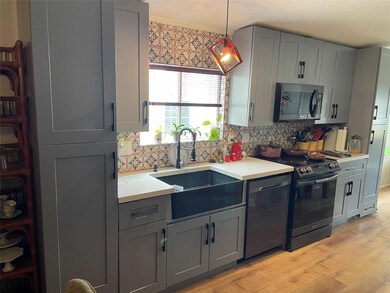 8591 SW 22nd Ct, Davie, FL 33324 - photo 5