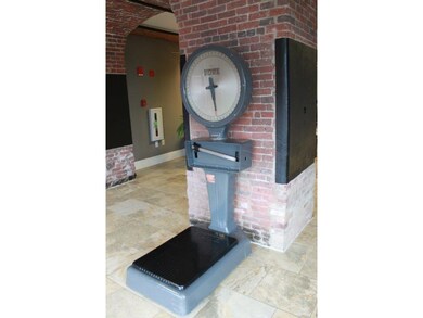 70 Foundry St unit 329, Manchester, NH 03102 - photo 2