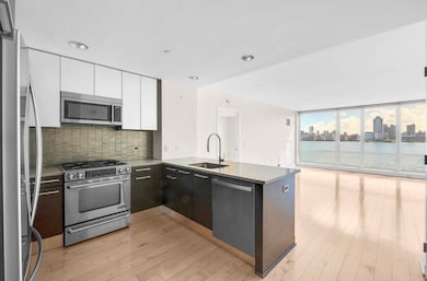 Crystal Point unit 703, Jersey City, NJ 07302 - photo 7