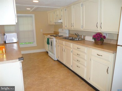 9 Delaware St, Saint Georges, DE 19733 - photo 5