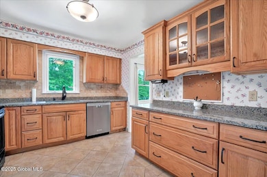27-44 Fredericks Rd-27