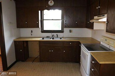 94 Hade Rd, Saint Thomas, PA 17252 - photo 2