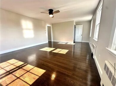 426 Metacom Ave unit 2, Bristol, RI 02809 - photo 6