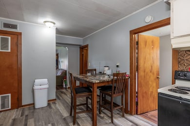9-web-or-mls-722 Avon St-3