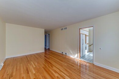 9956 Montrose Ave, Schiller Park, IL 60176 - photo 5