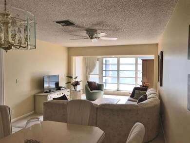 Dining area to LR