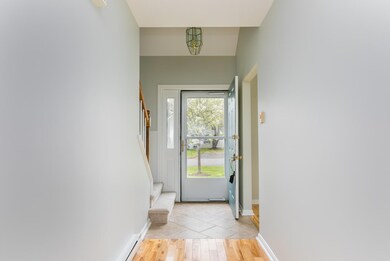 16 Braddish Ct Portland ME-large-004-44-