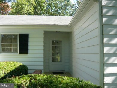 14201 Lewisdale Rd, Clarksburg, MD 20871 - photo 3