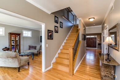 561 W 3rd St, Elmhurst, IL 60126 - photo 3