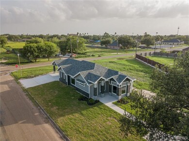 801 Robin Anne Cir, Alamo, TX 78516 - photo 3