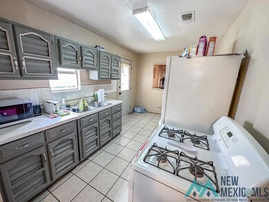 912 N Cochran St, Hobbs, NM 88240 - photo 3