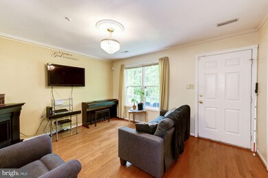 605 Brandon Green Dr, Silver Spring, MD 20904 - photo 2