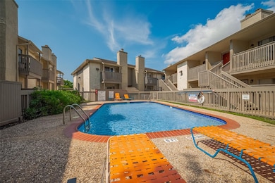 Pool 1