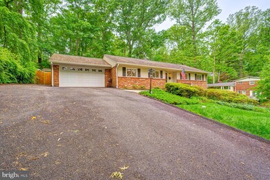 6314 Waterway Dr, Falls Church, VA 22044 - photo 2