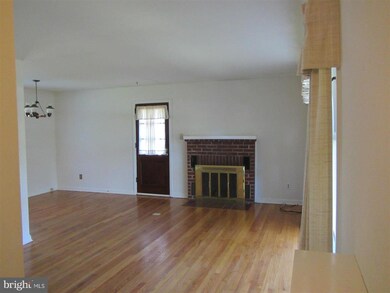 23005 Town Creek Dr, Lexington Park, MD 20653 - photo 4