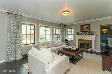 2913 46th St, Des Moines, IA 50310 - photo 2