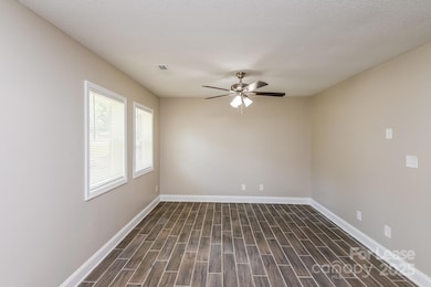 4700 Lawrence Orr Rd, Charlotte, NC 28212 - photo 4