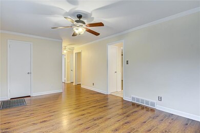 It also feature ceiling fan and laminate flooring.
