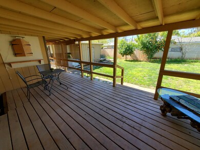 2476 California St, Redding, CA 96001 - photo 6