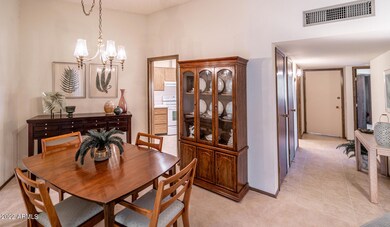 14237 N Palm Ridge Dr W, Sun City, AZ 85351 - photo 4