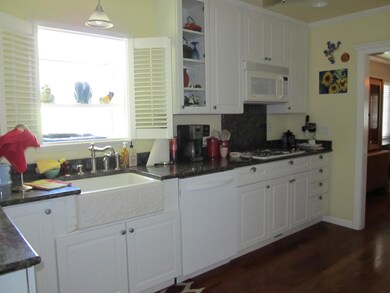 beautiful light kitchen