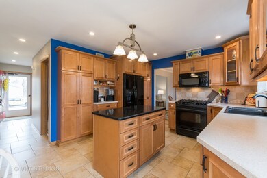 455 Appleton Dr, Batavia, IL 60510 - photo 4