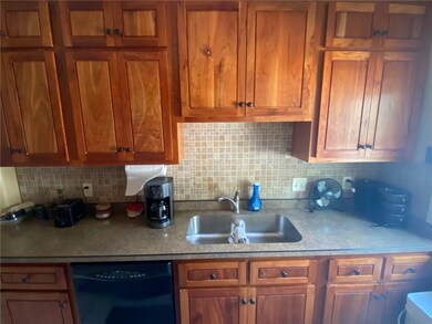 217 W 10th St S, Newton, IA 50208 - photo 3