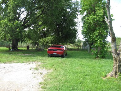 1520 Valley View Dr, Joshua, TX 76058 - photo 7