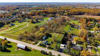 32 N Latson Rd, Howell, MI 48843 - photo 3