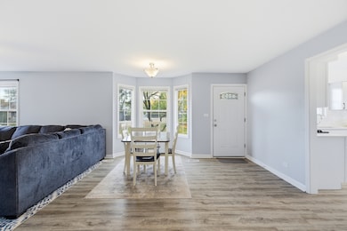 1924 Quaker Hollow Ln unit 14, Streamwood, IL 60107 - photo 6