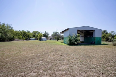 1115 Old Jacksboro Rd, Graham, TX 76450 - photo 7