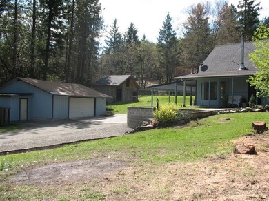 377 Johnson Dr, Grants Pass, OR 97527 - photo 4