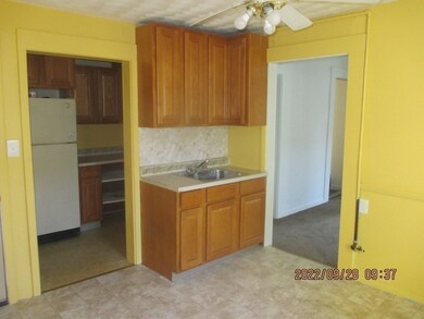 46-48 Montgomery St unit 2L, Springfield, MA 01151 - photo 4