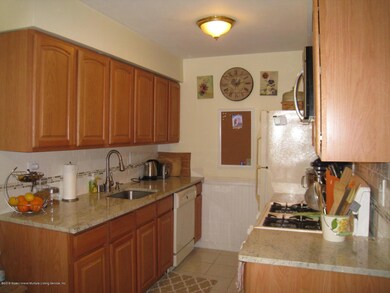 4189 Amboy Rd unit 1A, Staten Island, NY 10308 - photo 6